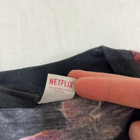 H&M Stranger Things Demogorgon T-Shirt - Picture 5 of 10